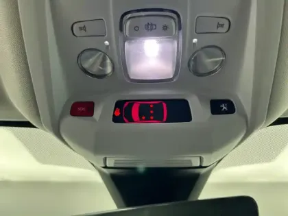 Photo 67 Peugeot 3008  Hybrid 225 e-EAT8