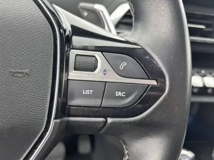 Photo 64 Peugeot 3008  Hybrid 225 e-EAT8