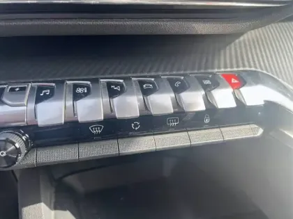 Photo 19 Peugeot 3008  Hybrid 225 e-EAT8