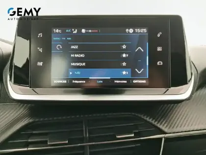 Photo 36 Peugeot 2008  PureTech 100 S&S BVM6