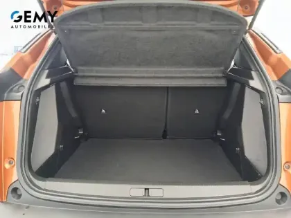 Photo 28 Peugeot 2008  PureTech 100 S&S BVM6