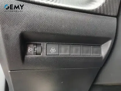 Photo 43 Peugeot 2008  PureTech 100 S&S BVM6