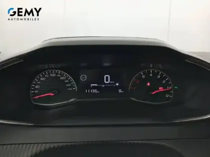 Photo 61 Peugeot 2008  PureTech 100 S&S BVM6