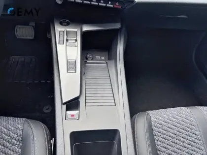 Photo 13 Peugeot 308  Hybrid 145 e-DCS6