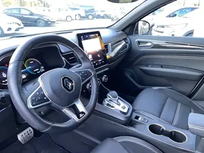 Photo 8 Renault Arkana  E-Tech hybride 145 - 22