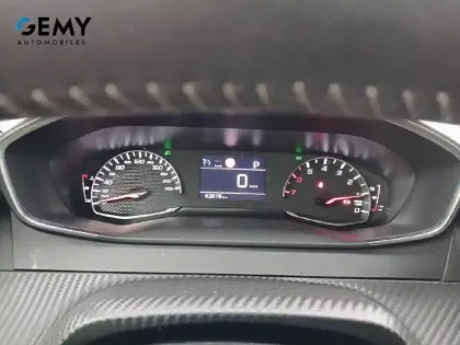 Photo 52 Peugeot 2008  PureTech 130 S&S EAT8