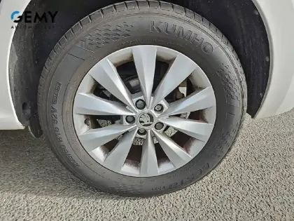 Photo 10 Skoda Kamiq  1.0 TSI Evo 110 ch BVM6