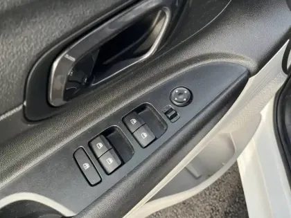 Photo 47 Hyundai I20  1.0 T-GDi 100 Hybrid 48V