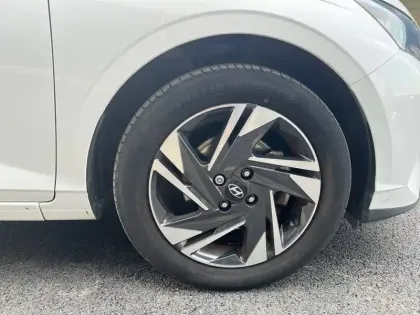 Photo 99 Hyundai I20  1.0 T-GDi 100 Hybrid 48V