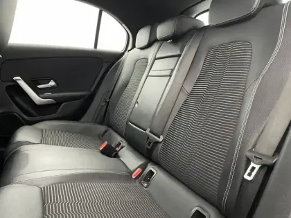 Photo 15 Mercedes Classe A  250 e 8G-DCT