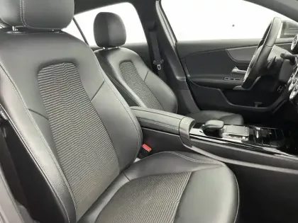 Photo 27 Mercedes Classe A  250 e 8G-DCT