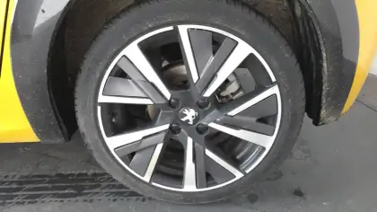 Photo 8 Peugeot 208  PureTech 100 S&S BVM6