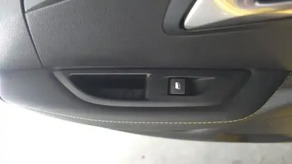 Photo 16 Peugeot 208  PureTech 100 S&S BVM6