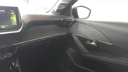 Photo 35 Peugeot 208  PureTech 100 S&S BVM6