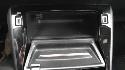 Photo 32 Peugeot 208  PureTech 100 S&S BVM6