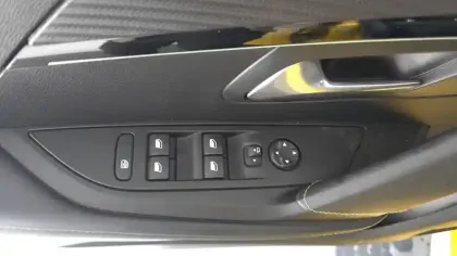 Photo 17 Peugeot 208  PureTech 100 S&S BVM6