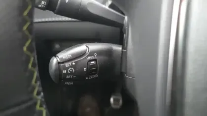 Photo 39 Peugeot 208  PureTech 100 S&S BVM6