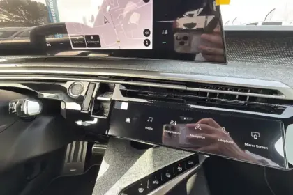 Photo 19 Peugeot 3008  Electrique 230 ch Grande autonomie 97 kWh