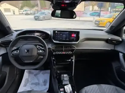 Photo 43 Peugeot 2008  Hybrid 145 e-DCS6