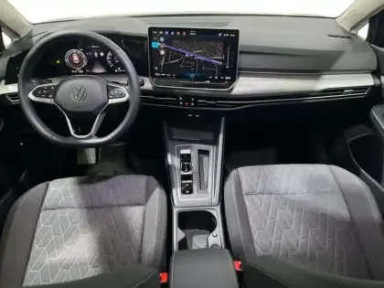 Photo 7 Volkswagen Golf 1.5 eHybrid 204 DSG6 VW Edition