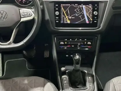 Photo 9 Volkswagen Tiguan BUSINESS 2.0 TDI 150ch DSG7 Life