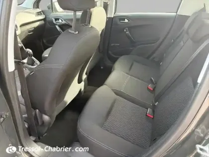 Photo 22 Peugeot 208 Gén. I Ph2 Active 5