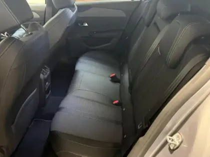 Photo 8 Peugeot 308  PHEV 180 Allure e-EAT8 / Gps / Carplay / Caméra / LOA