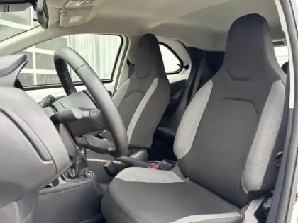 Photo 9 Toyota Aygo  X 1.0 VVT-i 72ch Dynamic