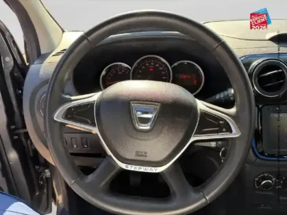 Photo 41 Dacia Lodgy  1.3 TCe 130ch FAP 15 ans 7 places E6D-Full