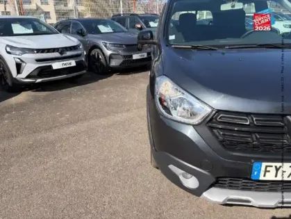Photo 27 Dacia Lodgy  1.3 TCe 130ch FAP 15 ans 7 places E6D-Full
