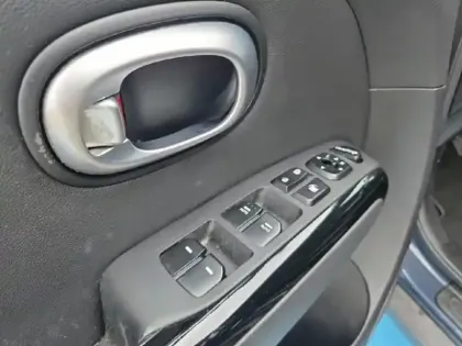 Photo 11 Kia E-soul Soul 1.6 CRDi 136ch UEFA EURO 2016