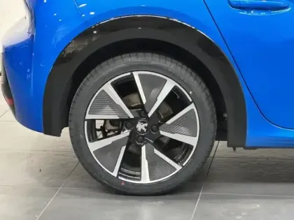 Photo 10 Peugeot 208  e- 136ch GT