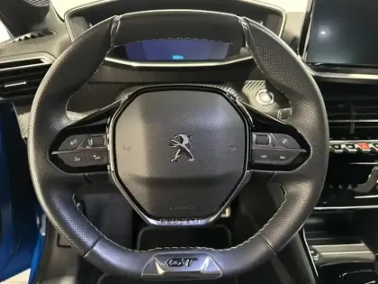 Photo 14 Peugeot 208  e- 136ch GT