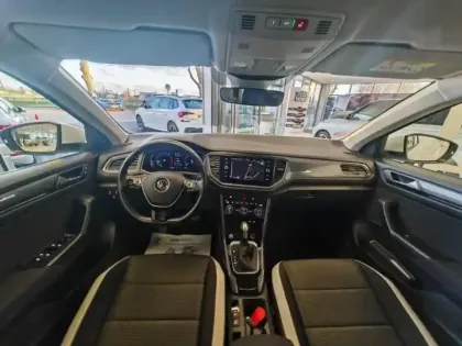 Photo 6 Volkswagen T-roc  1.5 TSI EVO 150ch Carat DSG7 S&S