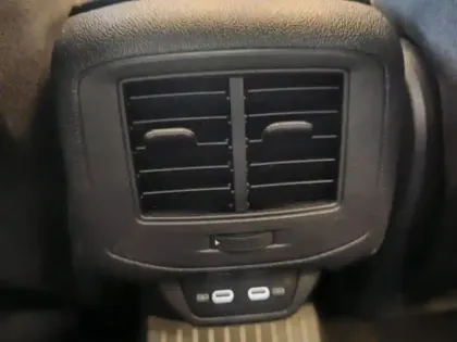 Photo 8 Volkswagen T-roc  1.5 TSI EVO 150ch Carat DSG7 S&S