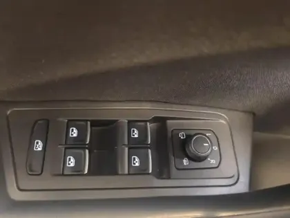 Photo 13 Volkswagen T-roc  1.5 TSI EVO 150ch Carat DSG7 S&S