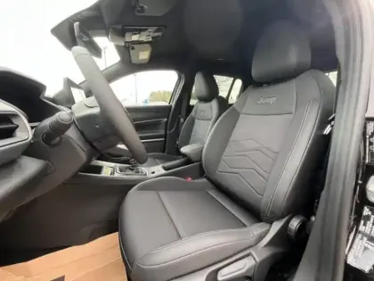 Photo 9 Jeep Avenger Gén. I Ph1 Summit 5