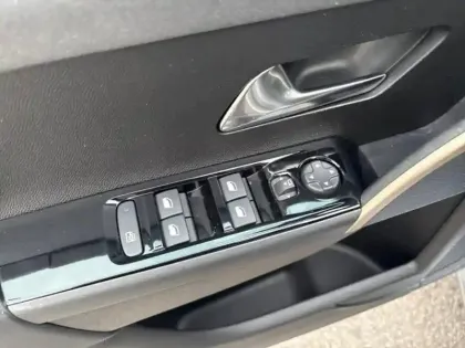 Photo 14 Lancia Ypsilon  1.2 Ibrida 100ch LX eDCT6