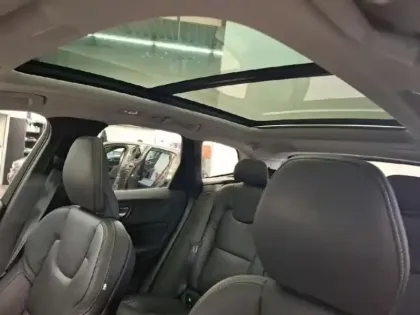 Photo 14 Volvo Xc60  T6 Hybride Rechargeable 350ch Ultra Style Dark Geartronic 8 AWD