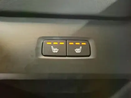 Photo 11 Volvo Xc60  T6 Hybride Rechargeable 350ch Ultra Style Dark Geartronic 8 AWD