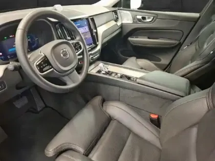 Photo 8 Volvo Xc60  T6 Hybride Rechargeable 350ch Ultra Style Dark Geartronic 8 AWD