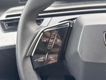 Photo 13 Peugeot 3008  1.2 Hybrid 136ch Allure e-DCS6