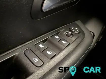 Photo 13 Peugeot 208  e- 136ch Allure