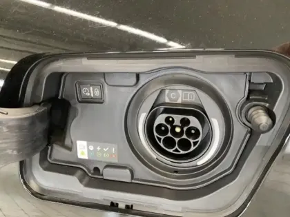 Photo 14 Peugeot 3008  HYBRID 225ch Allure e-EAT8