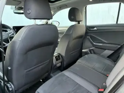 Photo 6 Volkswagen T-roc  1.5 TSI EVO 150ch Style DSG7