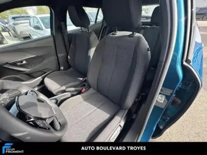 Photo 10 Peugeot 2008  1.2 Hybrid 145ch Style e-DCS6