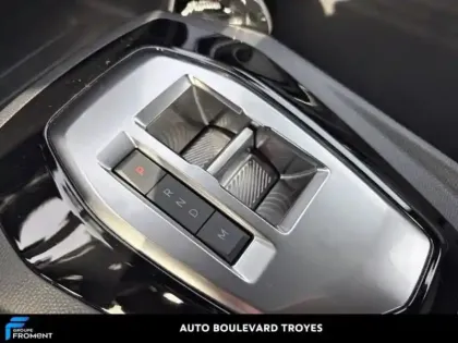 Photo 13 Peugeot 2008  1.2 Hybrid 145ch Style e-DCS6