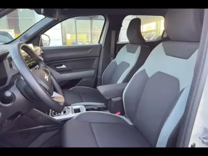 Photo 9 Dacia Duster  1.6 hybrid 140ch Extreme