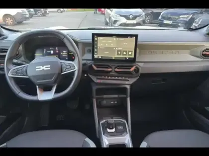 Photo 8 Dacia Duster  1.6 hybrid 140ch Extreme