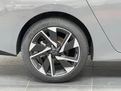 Photo 10 Peugeot 308  SW 1.2 Hybrid 145ch Allure e-DCS6